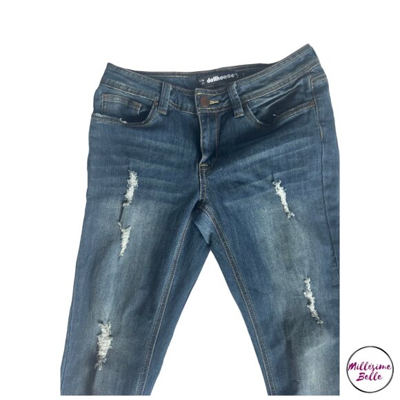 Dollhouse Cropped and Frayed Jeans - Picture 4 of 5